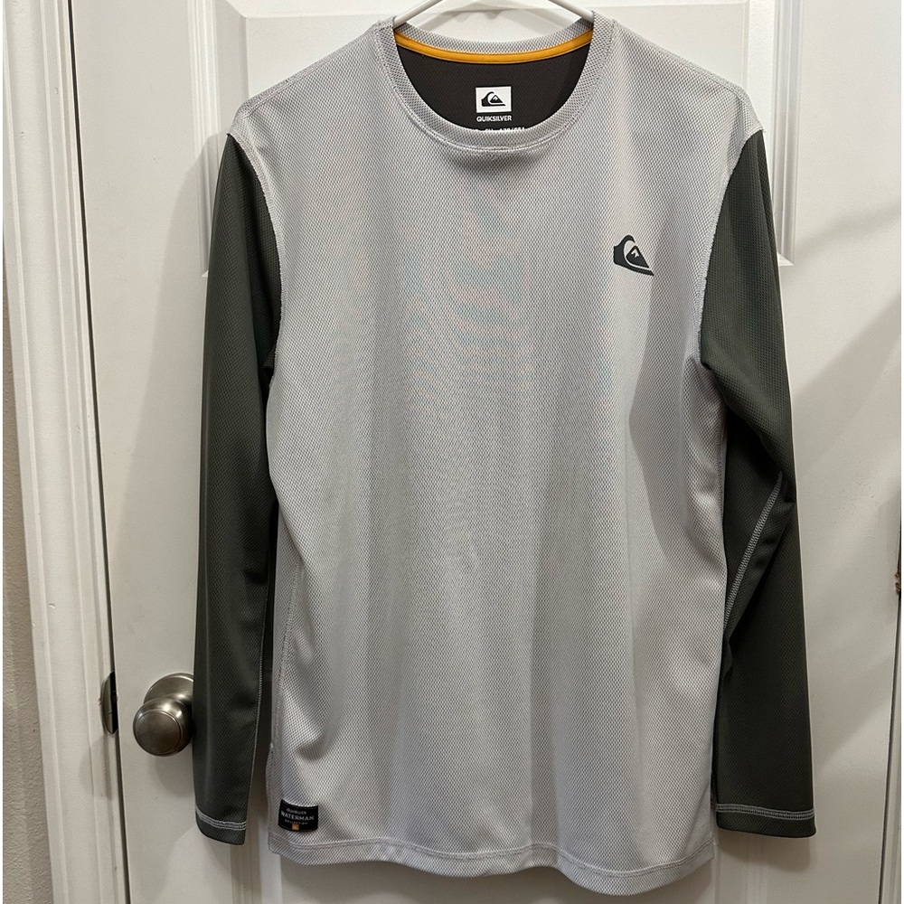Quicksilver Long Sleeve Rashguard, Small - Picture 2 of 7